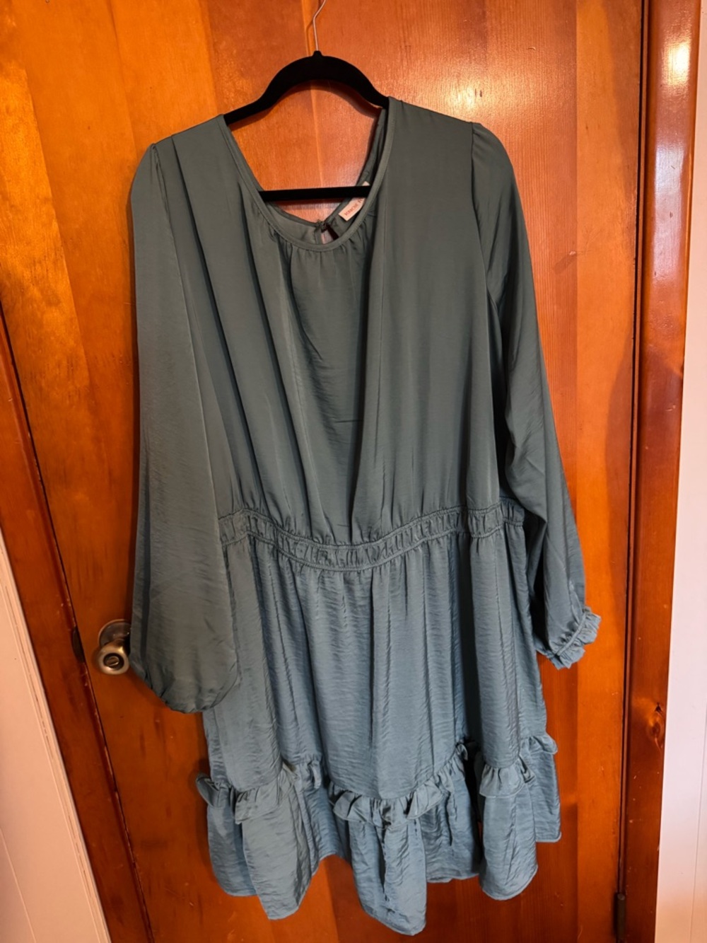 Knox Rose Tiered Long-Sleeve Midi Dress